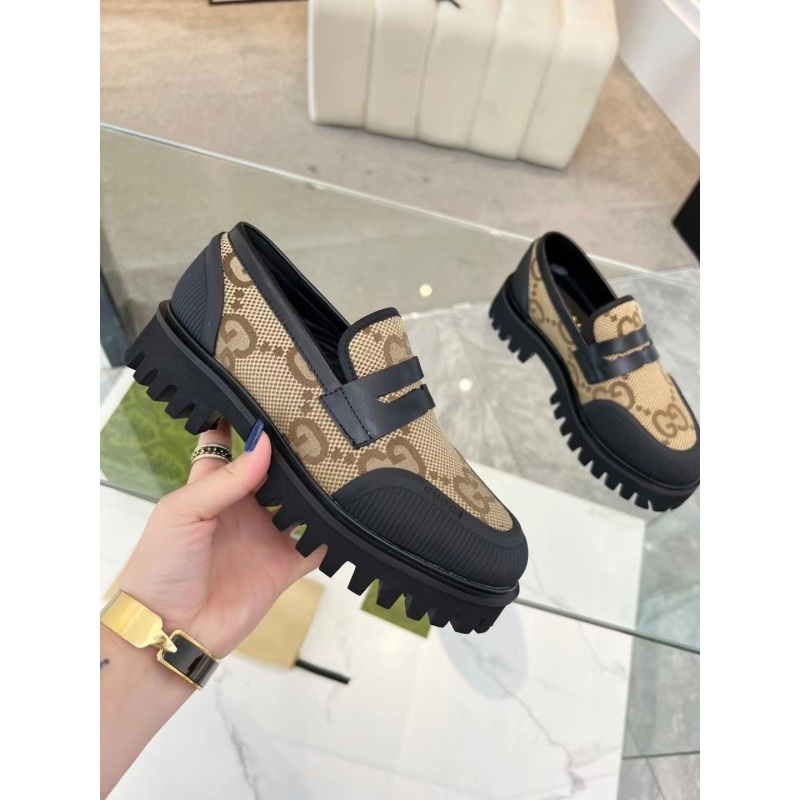 G*u*i casual shoes